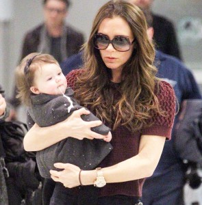 Harper met moeder Victoria Beckham